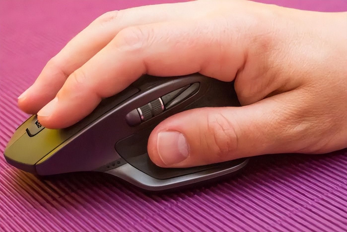 飞利浦鼠标和罗技键鼠哪个好,飞利浦牌子的鼠标好用吗