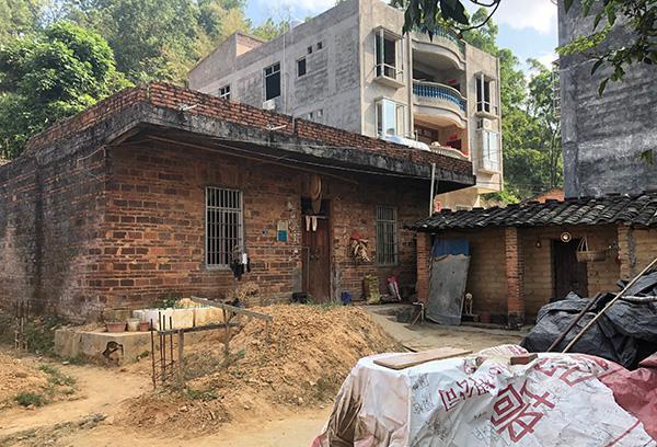 12岁女孩遭性侵两次怀孕，一家四口智障，犯罪嫌疑人尚未确定