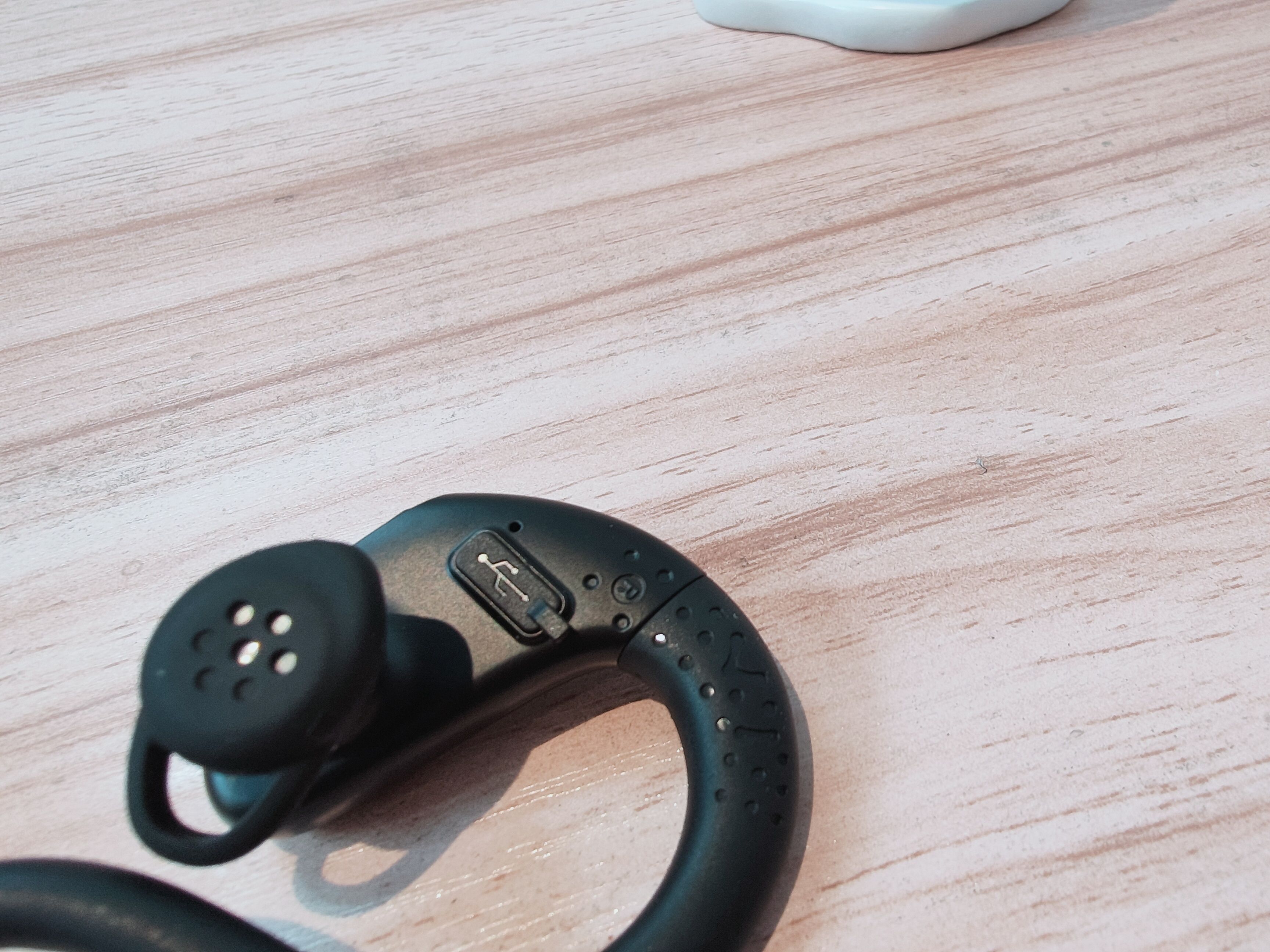 气传导与骨传导完美结合的耳机,气传导和骨传导耳机哪个不漏音