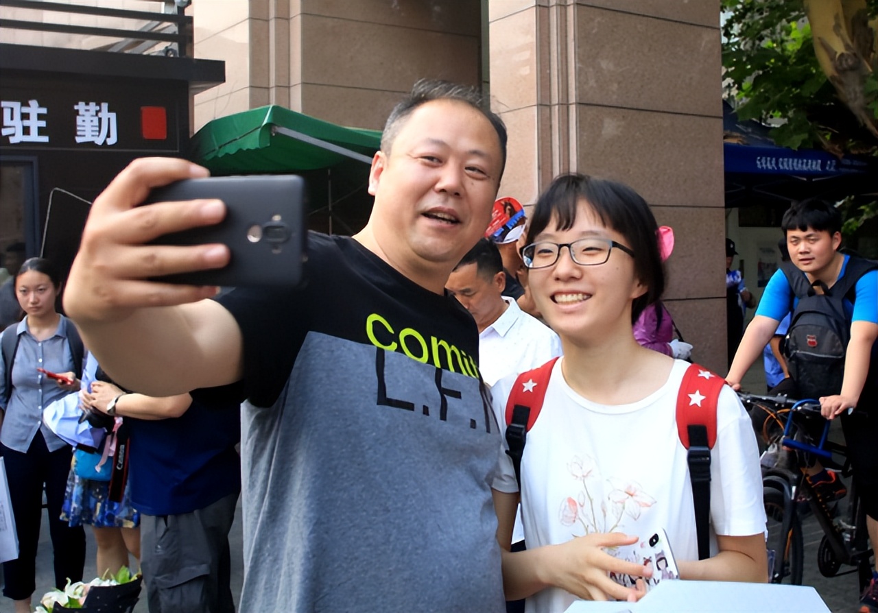 ABC发布中国大学排名榜，引发质疑和群嘲，郑强教授点评：没意义