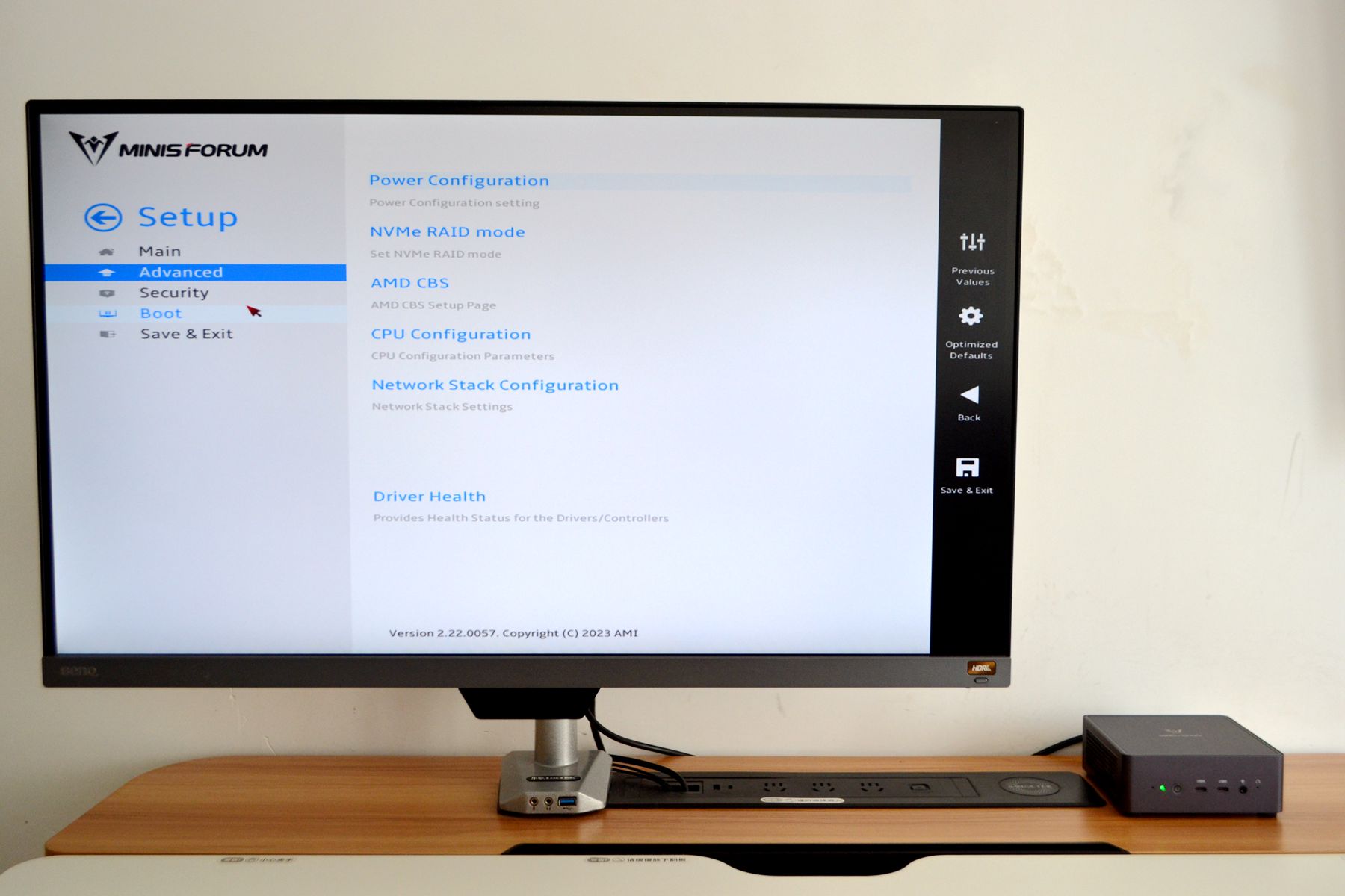 少了屏幕的迷你主机，取代台式机靠谱吗？网友：比笔记本都香