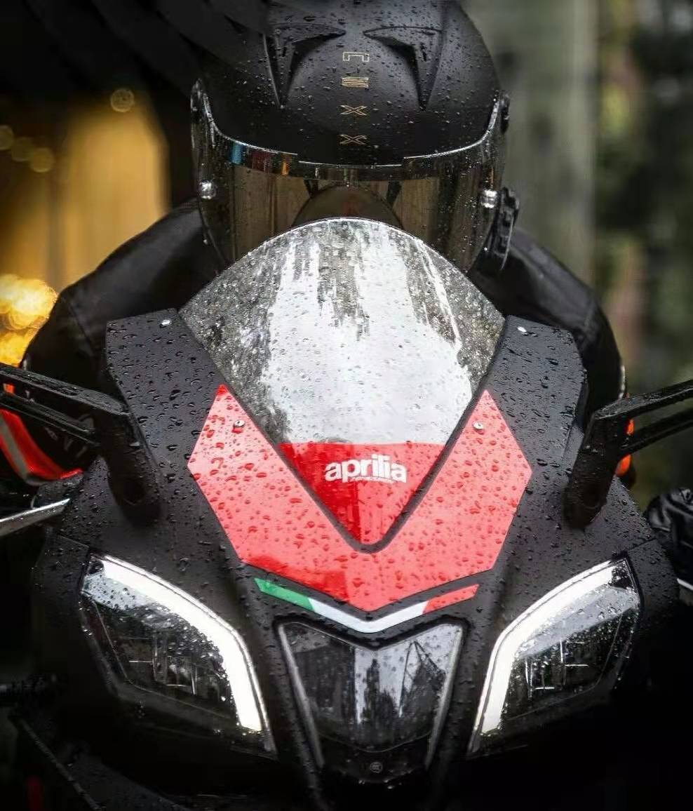 宗申阿普利亚gpr250r对比春风250sr,宗申阿普利亚gpr250r和无极300rr