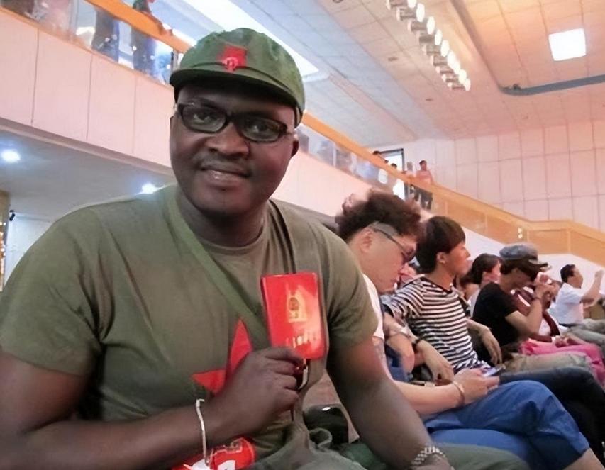 黑人歌手好弟近况：走红后迎娶中国姑娘，今36岁仍未取得中国绿卡