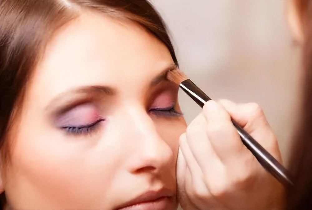 理性认识化妆品不良反应