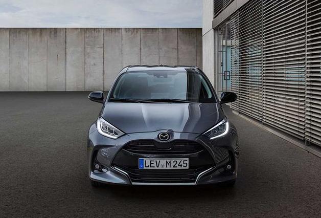 马自达2三厢新款最新消息,马自达2为什么比飞度便宜