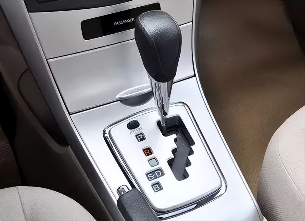 五种变速箱操作方式,纵置和横置变速箱区别