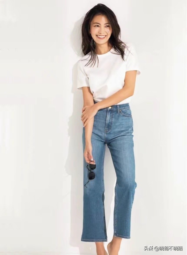 微胖女生穿搭紧上衣,上松下紧的穿衣风格微胖秋季