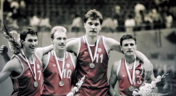 nba2konline2萨博尼斯和姚明,姚明生涯最强一战nba