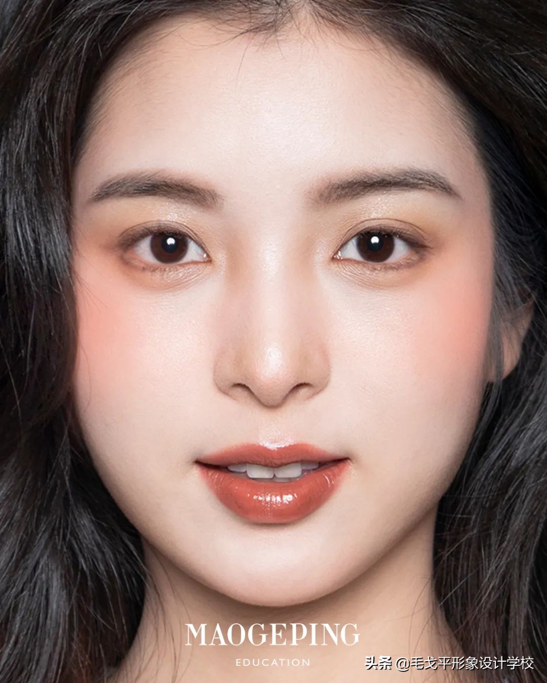 适合新手的腮红推荐教程,新手必学的四种腮红修容