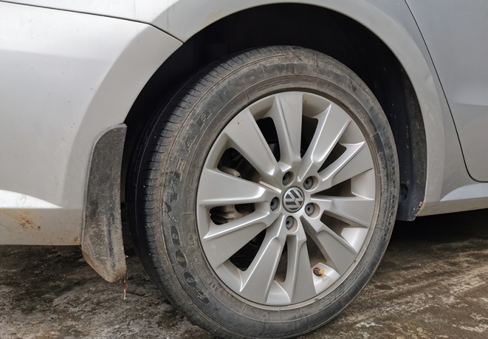 车内空调异味刚换的空调滤芯,车里有异味换空调滤芯管用吗