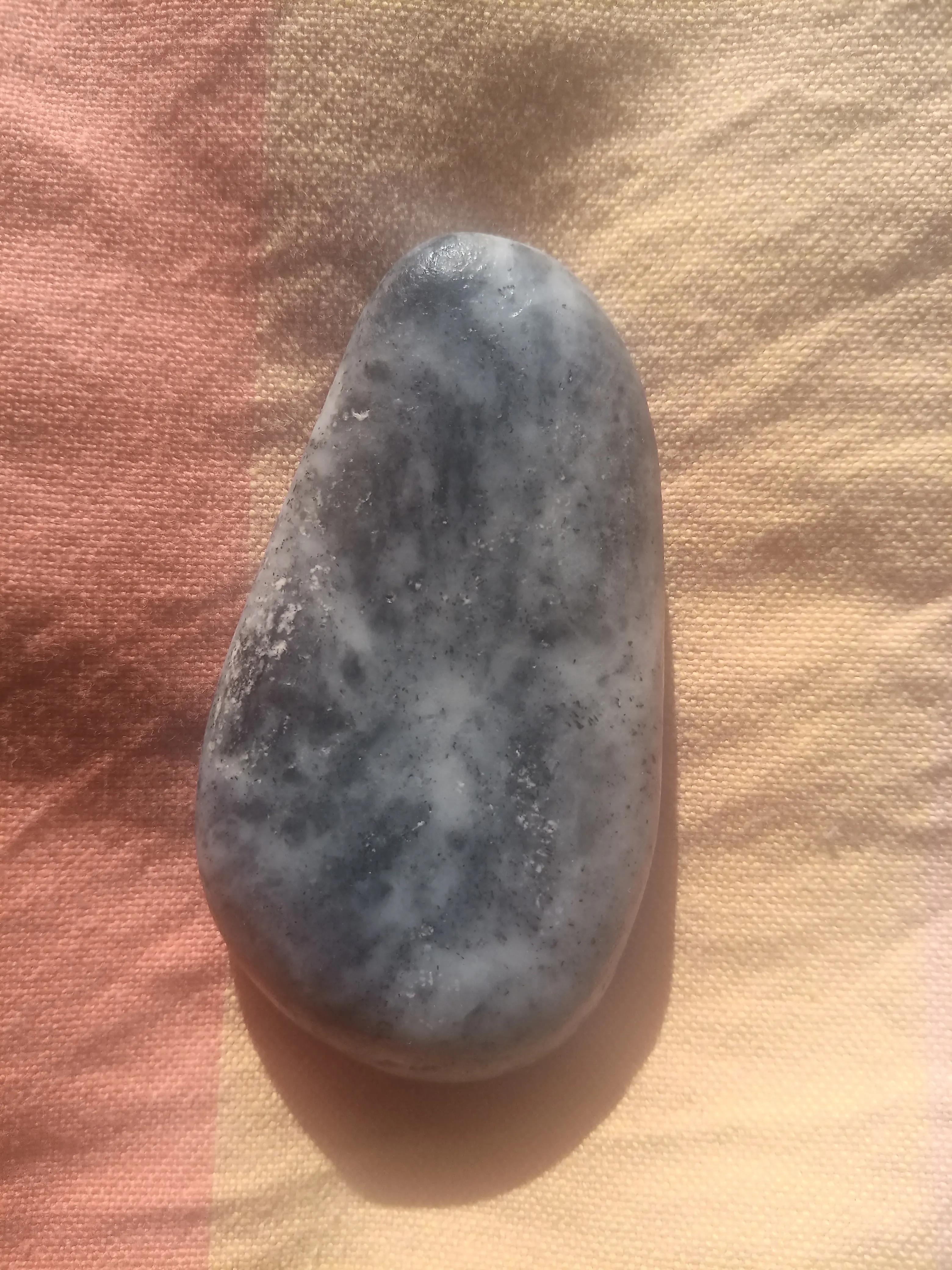 新疆戈壁滩和田玉怎么辨认,一块戈壁石图片