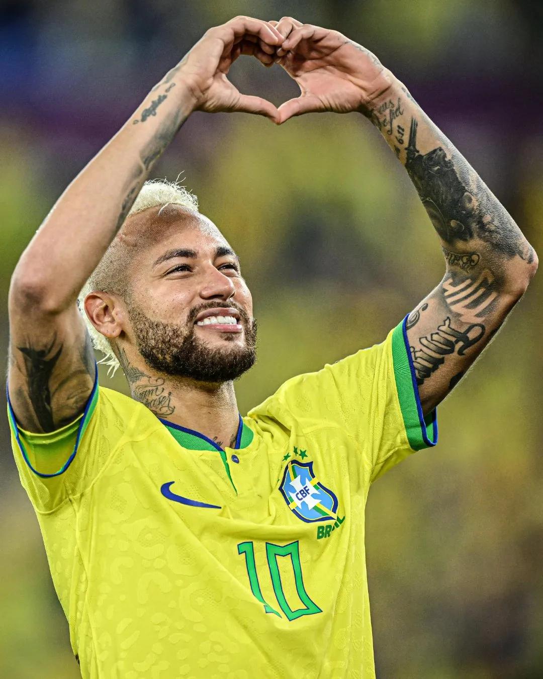 内马尔染头发混淆视听,内马尔和他队友染头发