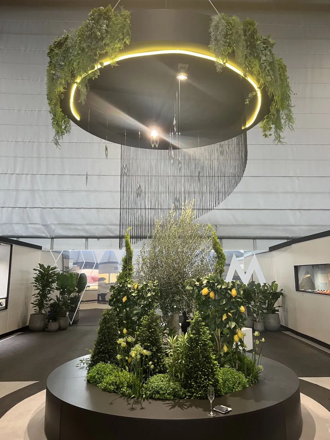 时隔3年又来日内瓦珠宝展大寻宝，竟然还见到了JAR真身！