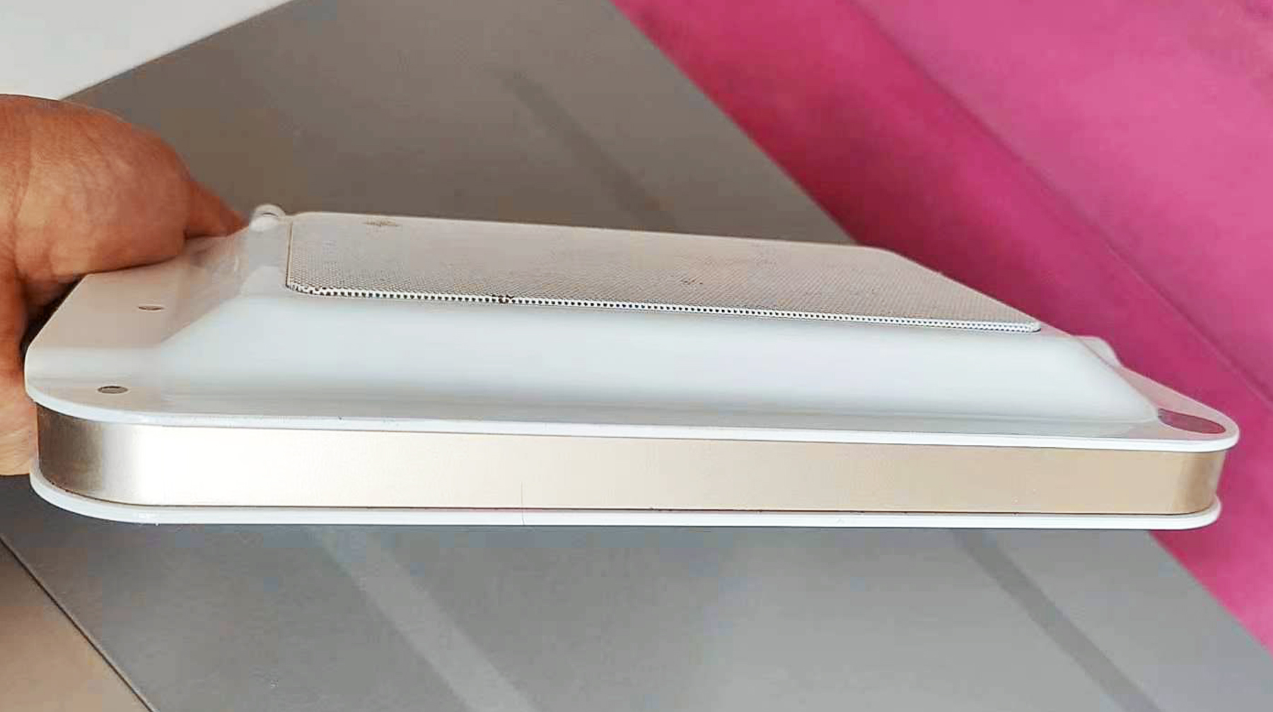 看着像平板的电脑,像平板一样可移动的电视