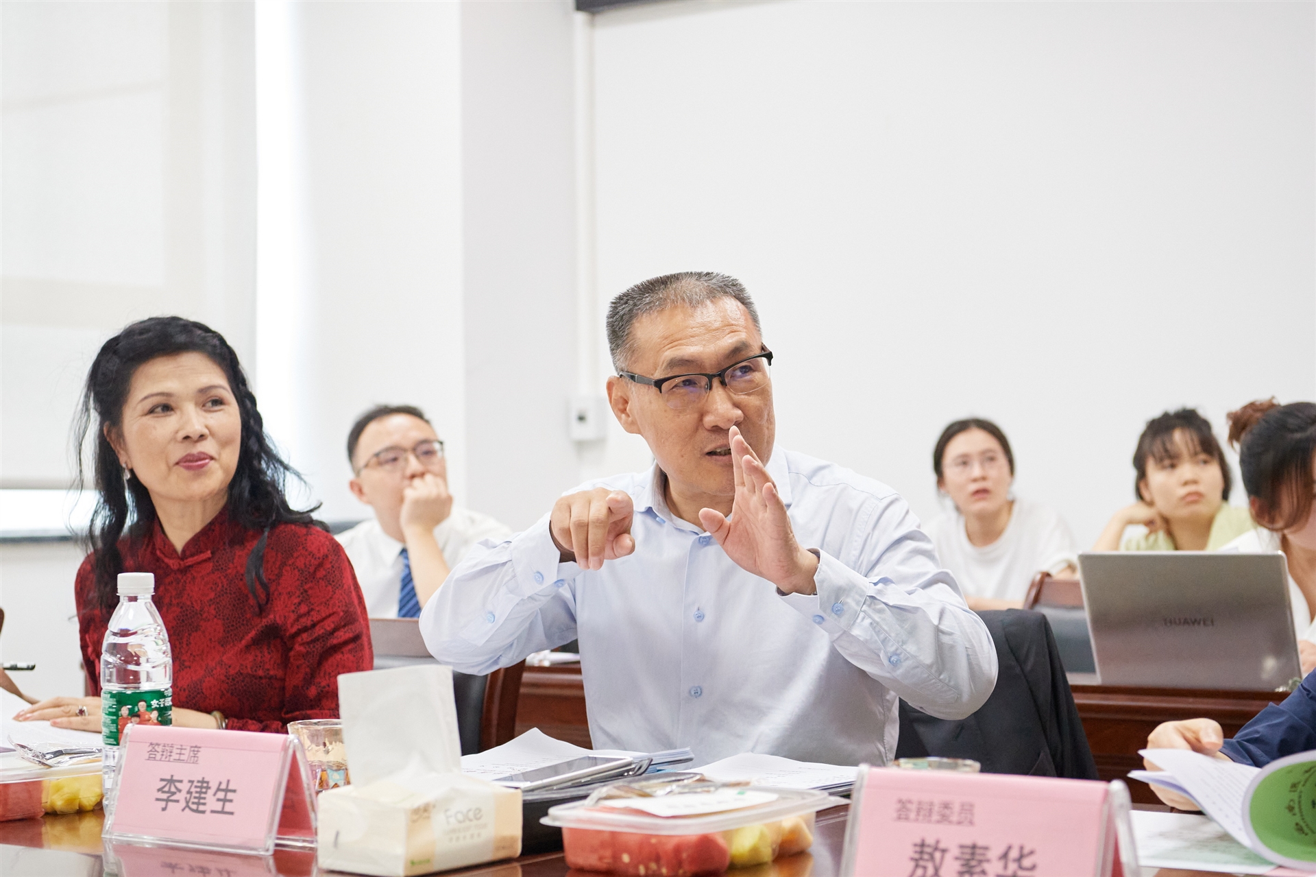 研究生毕业论文答辩的范文,临床研究生毕业论文答辩视频讲解