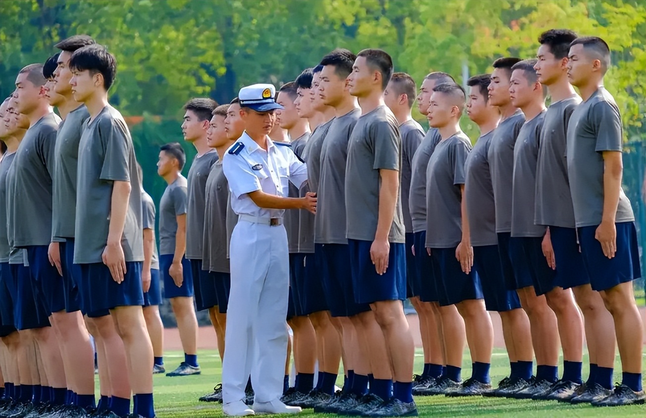 军校直招博士军官待遇,直招军官和军校毕业生待遇一样吗