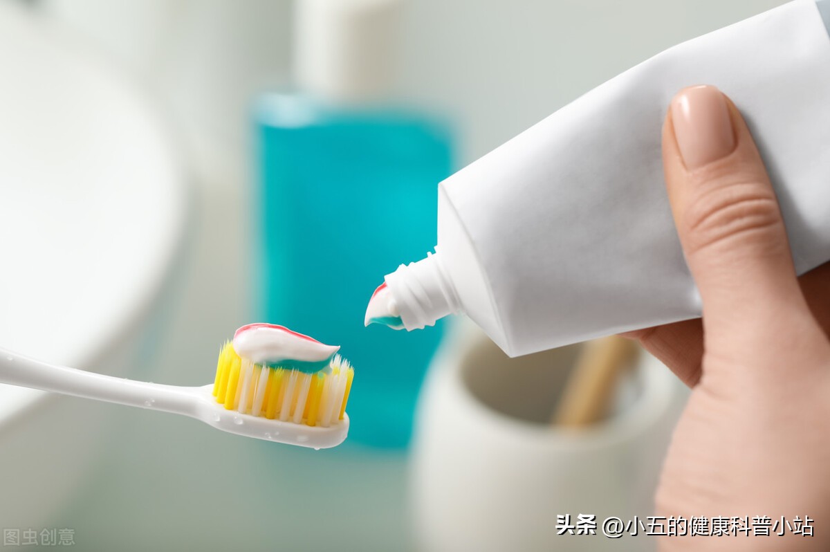 老人牙齿敏感遇冷热疼痛,老年人牙齿敏感怎么治疗