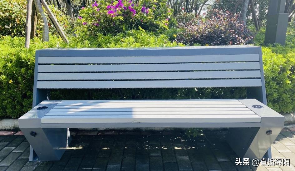 座椅充电、WiFi覆盖这样的南山公园我能玩一整天