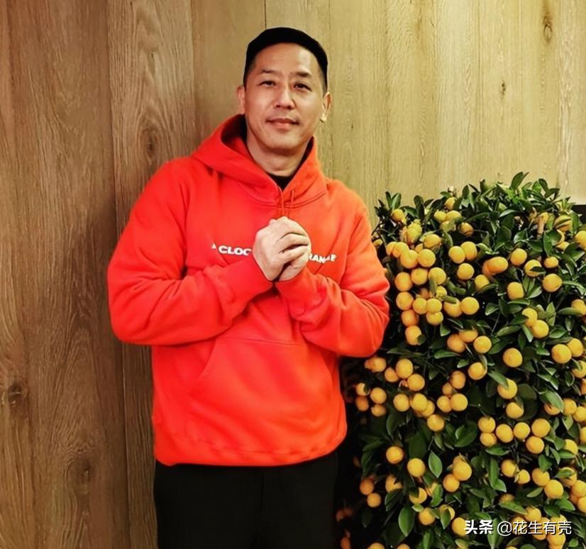 39年后再看唐鹤德：才发现张国荣遇到他，是一生的幸运