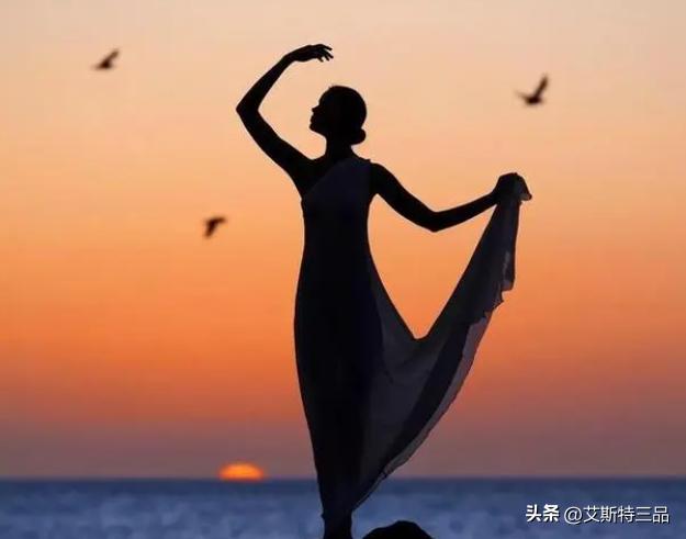 40岁女人的觉醒，清醒的活法：努力赚钱