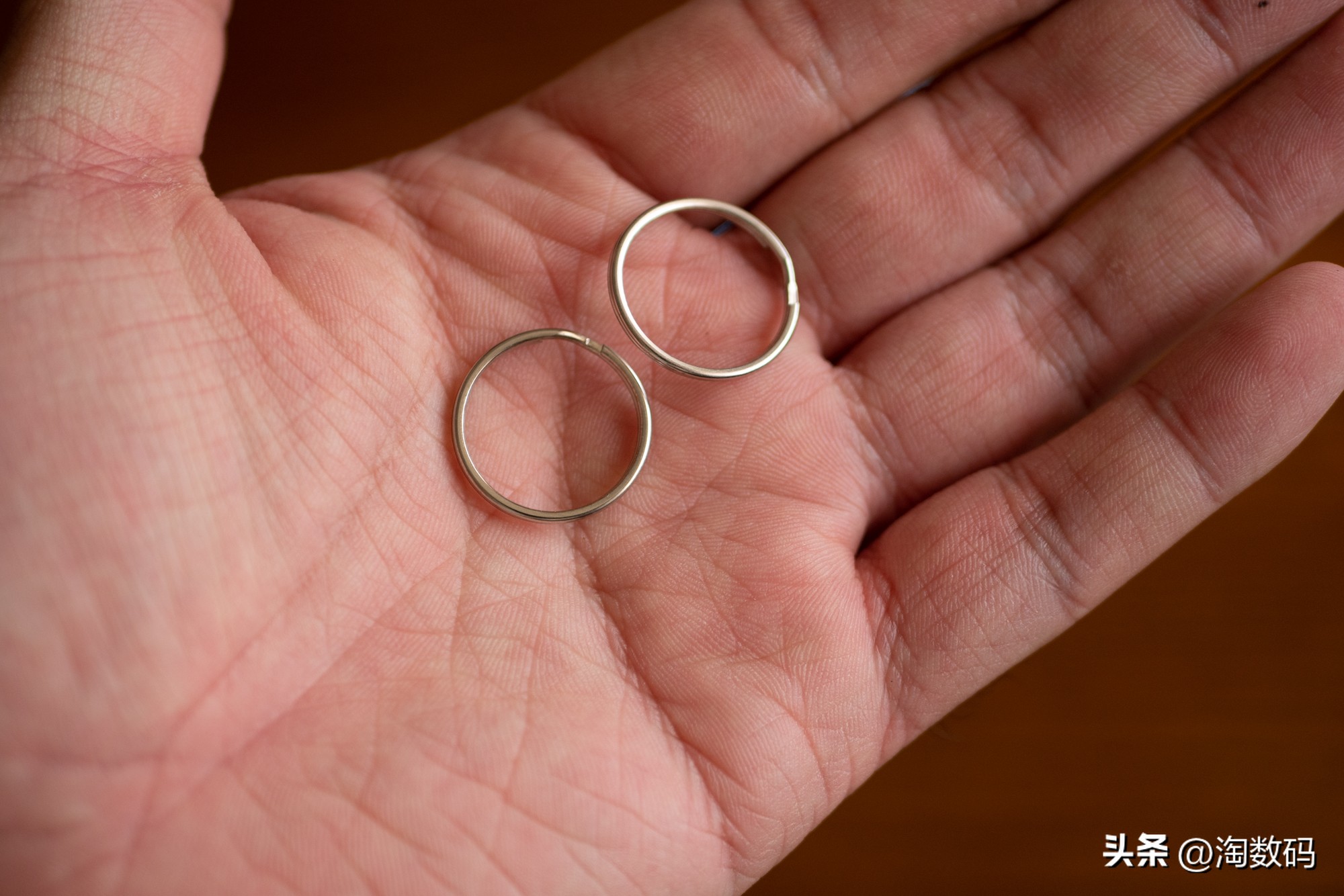 开酒瓶钥匙扣挂件最新款,开啤酒瓶钥匙扣挂件