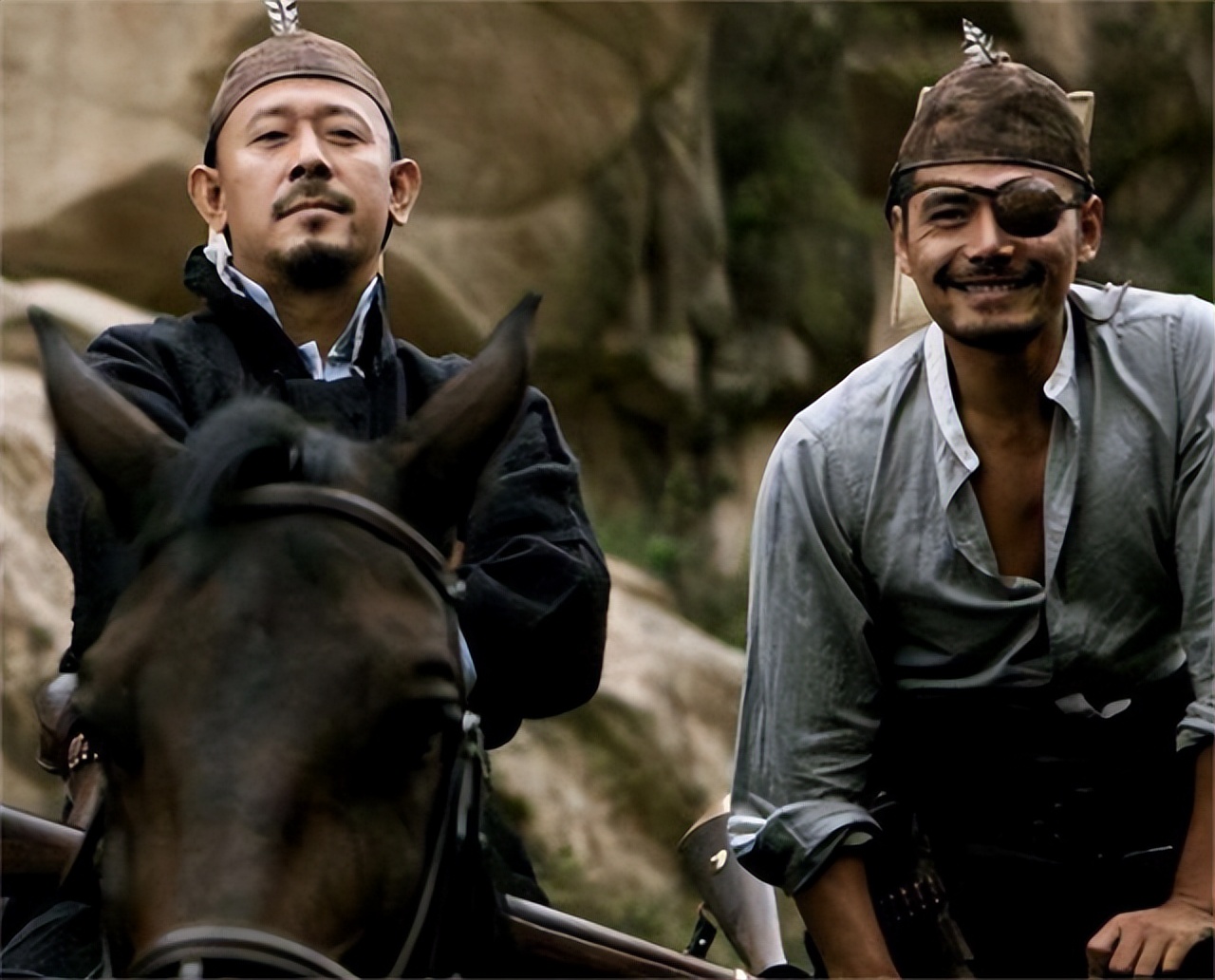 民国第一悍匪，抢72个女人做压寨夫人，死时外衣都没来得及穿