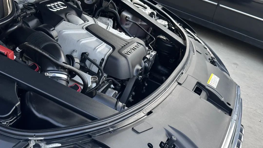 小伙100多万买宝马,小伙花了52万买了奥迪a8