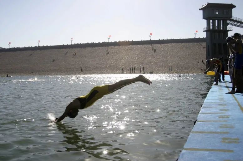 三亚一游客下海游泳不幸溺亡,三亚一游客潜水溺亡事件
