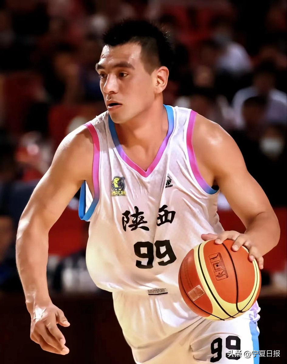 篮球队员杨文学个人战绩,宁夏篮球运动员杨文学的比赛视频