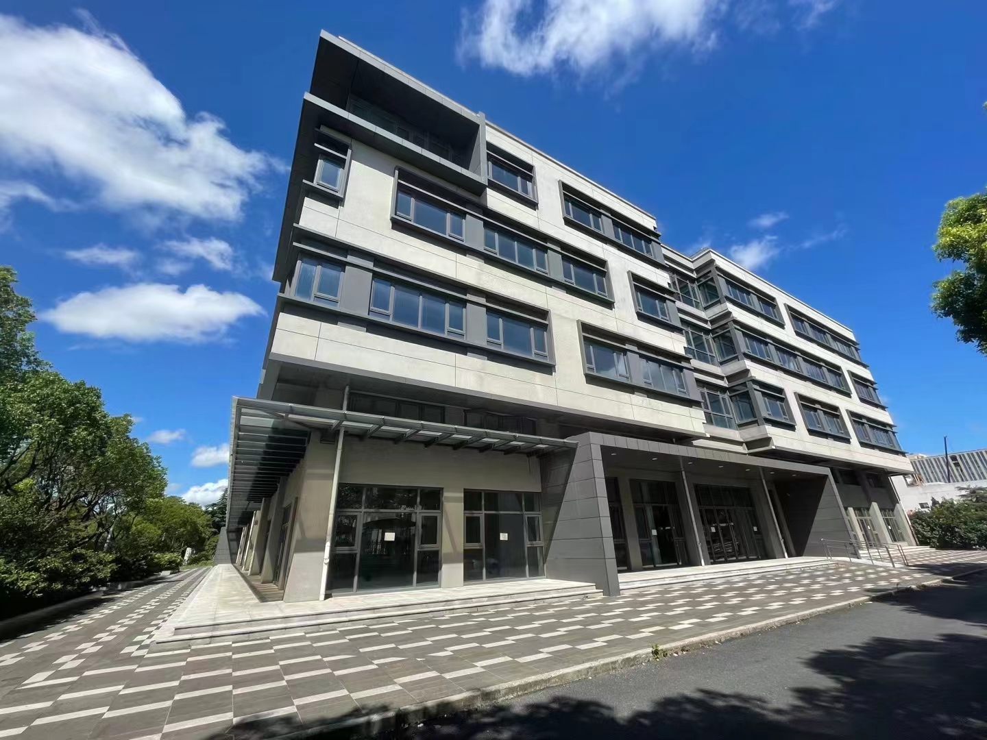 浦东金桥生化研发实验室.新材料芯片.200平起分割.崭新出租