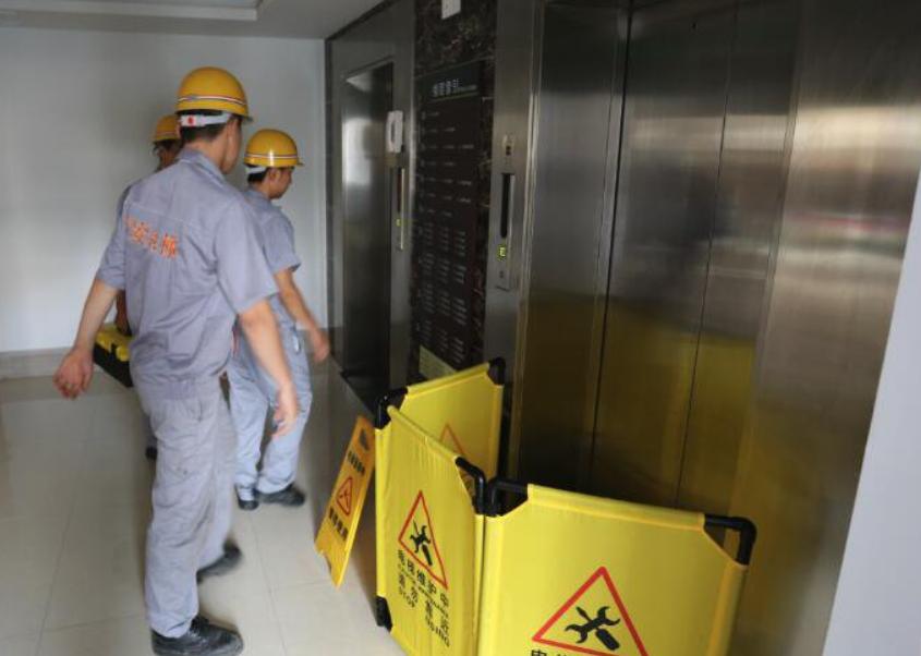 村民微信群发牢骚被拘15天,老人聊天群里发牢骚被拘留十五天