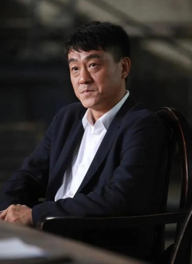 24年后再看何冰，才明白一顿饭就把老婆娶回家，到底有多幸运