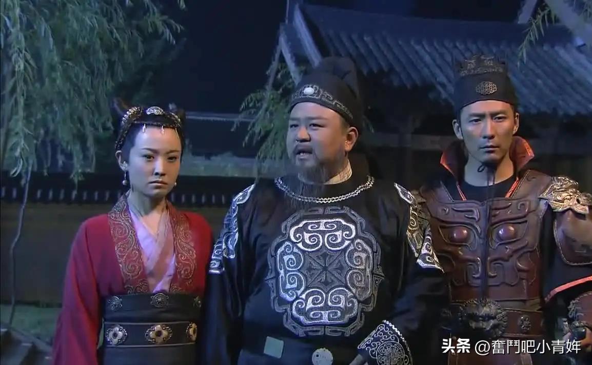 神探狄仁杰中引雷电杀武则天片段,蛇灵案狄仁杰救了武则天