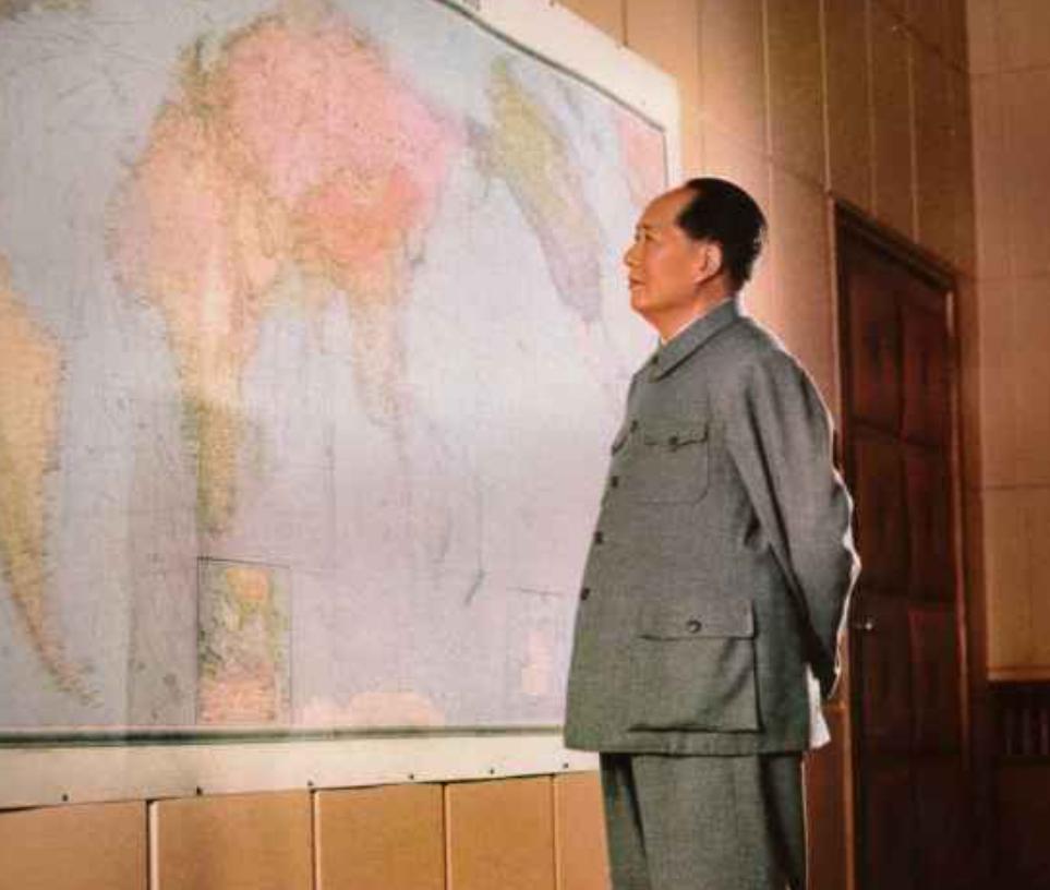 中国的战略方针为何是积极防御？听完毛主席解释，才知真高明