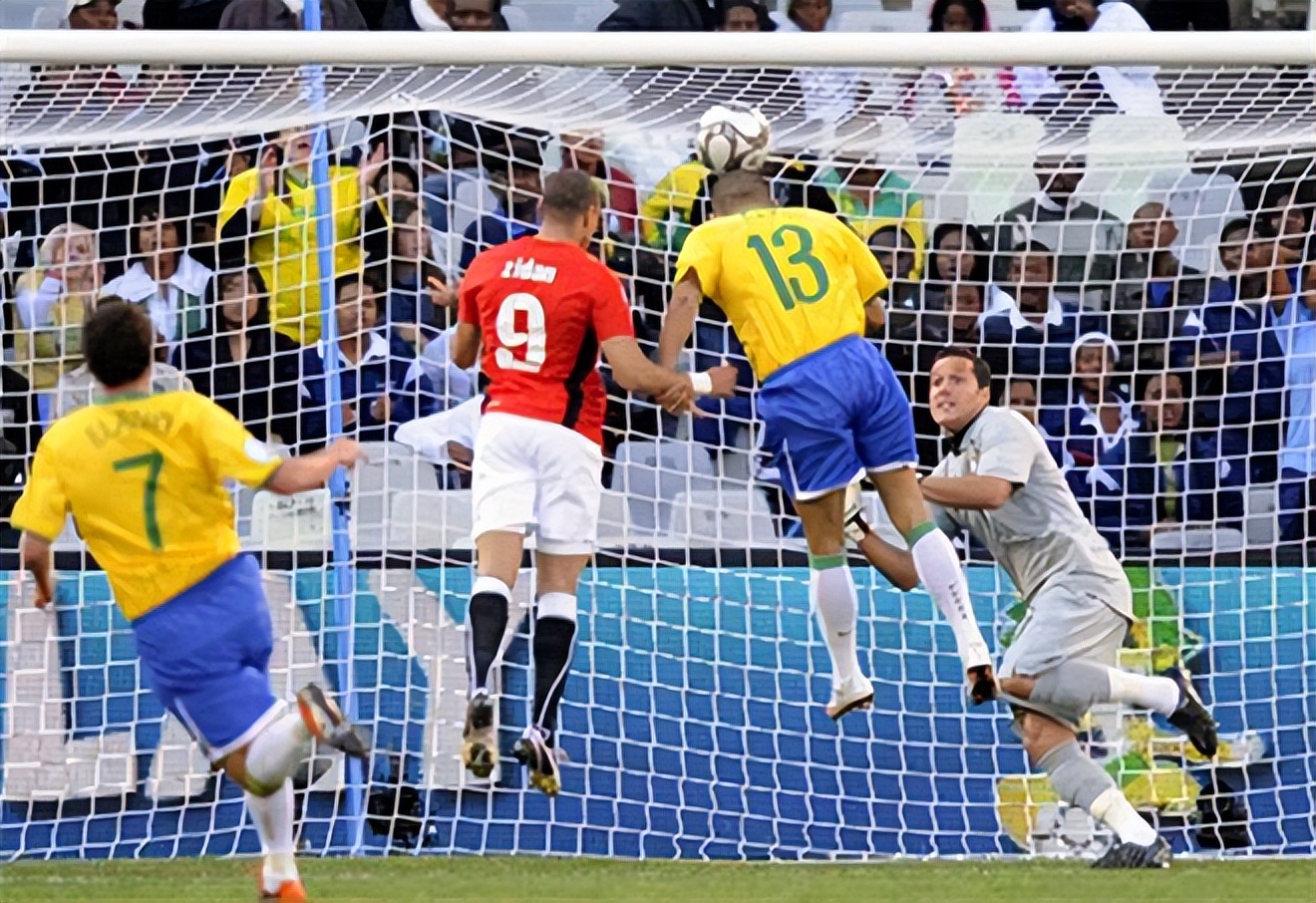 所谓的埃及齐达内，数次追随克洛普堪称渣叔嫡系，还抢过卡卡风头