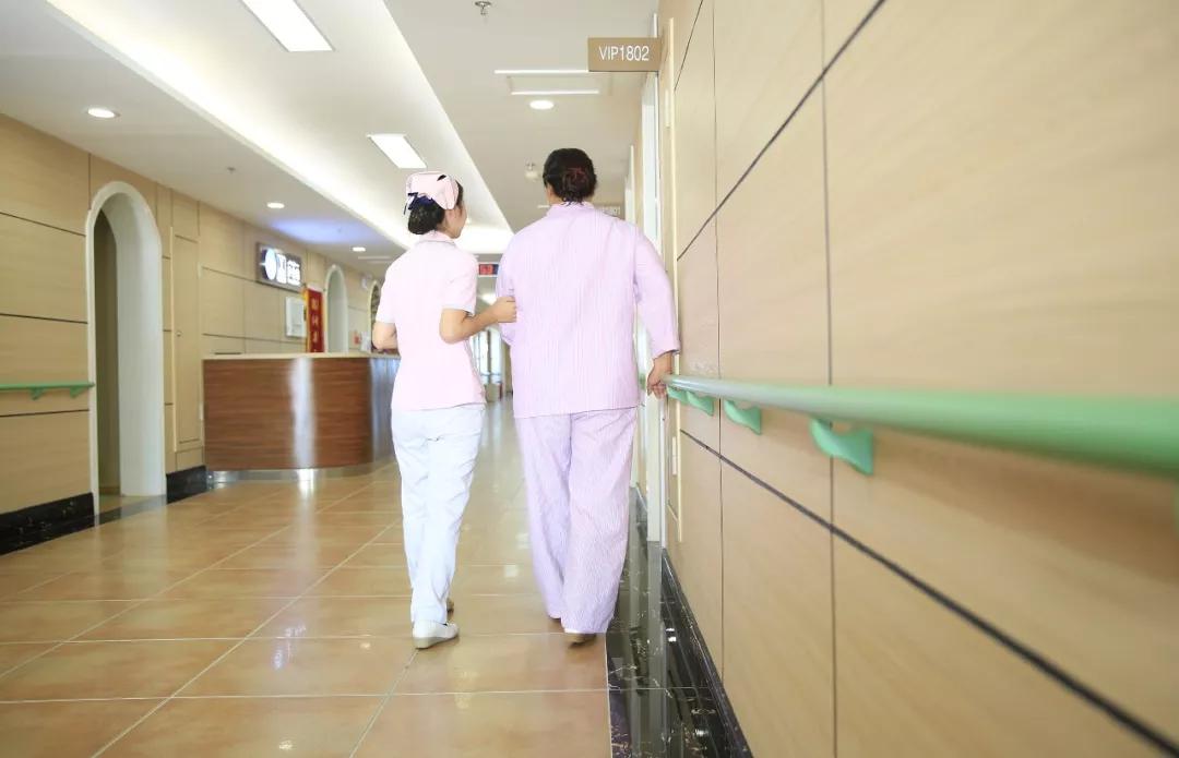 产后的黄金两小时一定要重视,产后第一天要做的六件事