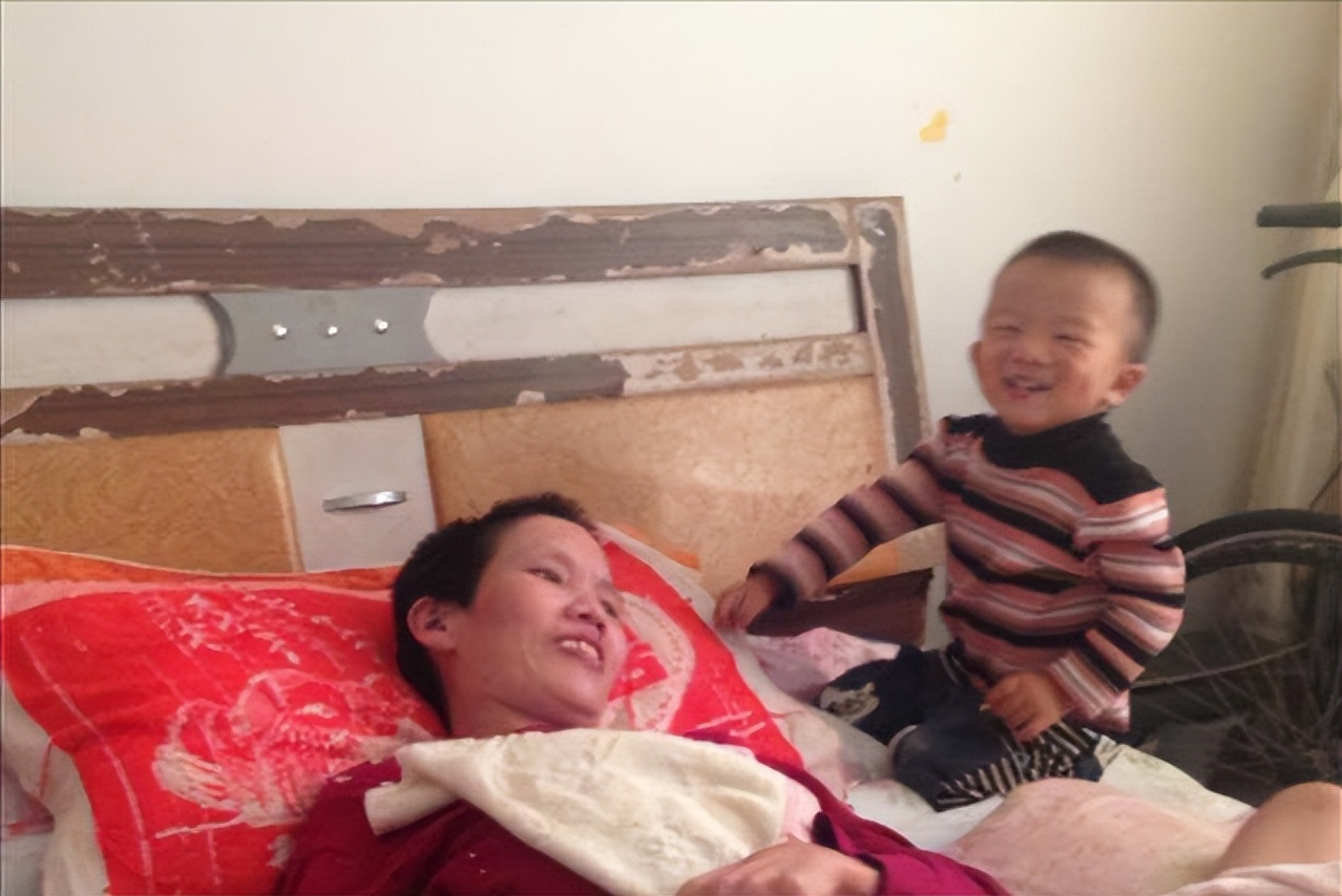 女孩因车祸成为植物人四年后怀孕,男子车祸后成植物人4年后苏醒18岁