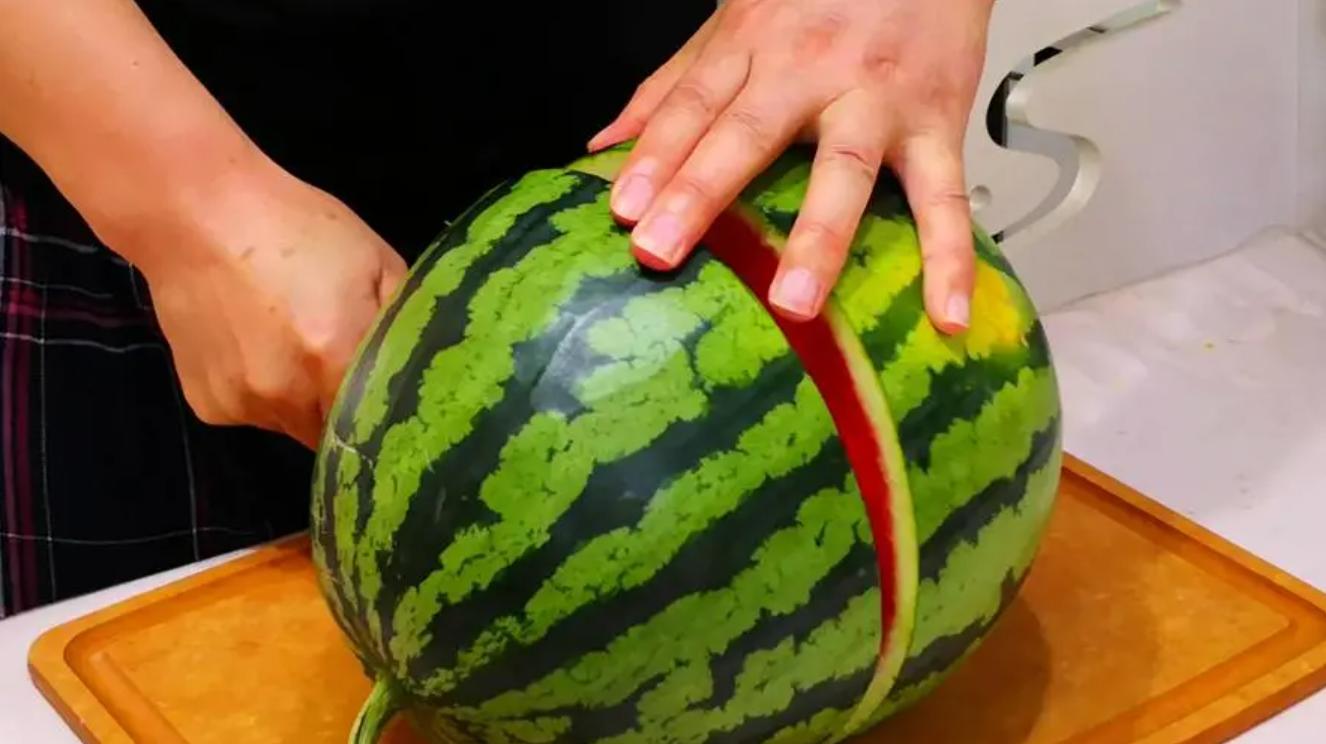 陕西一家三口吃隔夜西瓜呕吐,吃隔夜西瓜中毒了怎么解毒