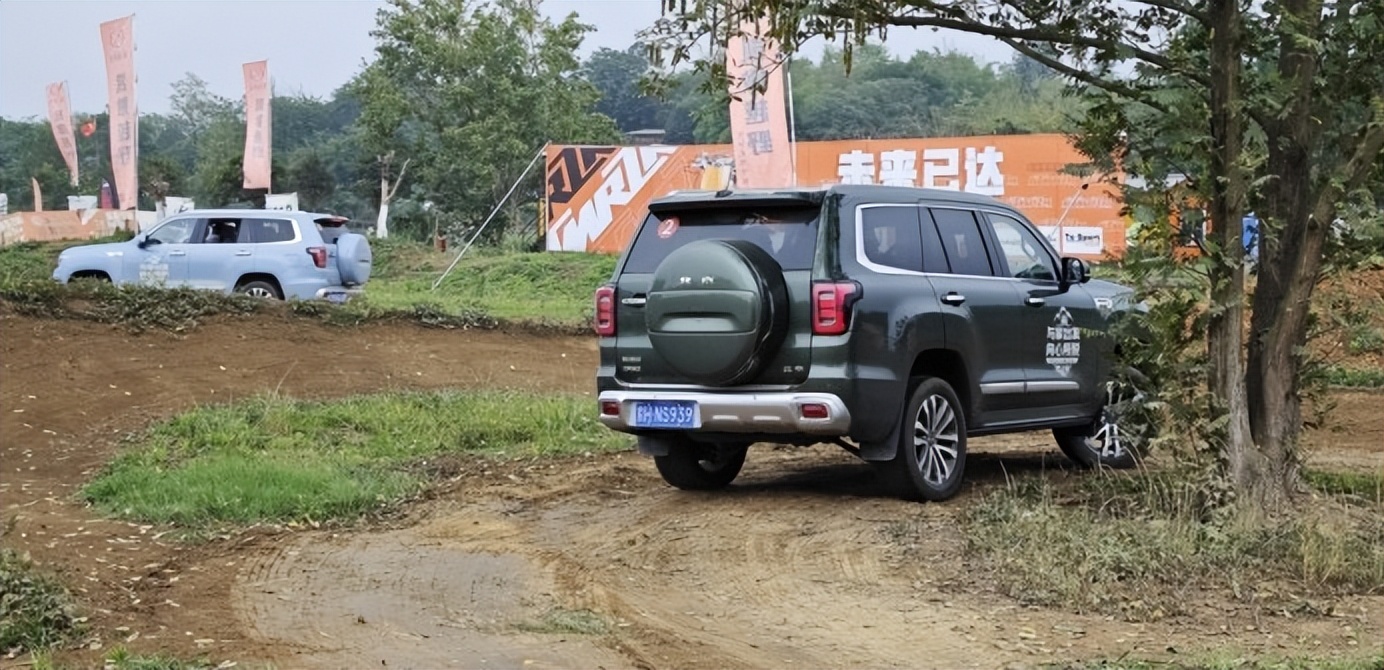 亚洲各国网友试驾北京bj60,全新北京bj60抢先试驾