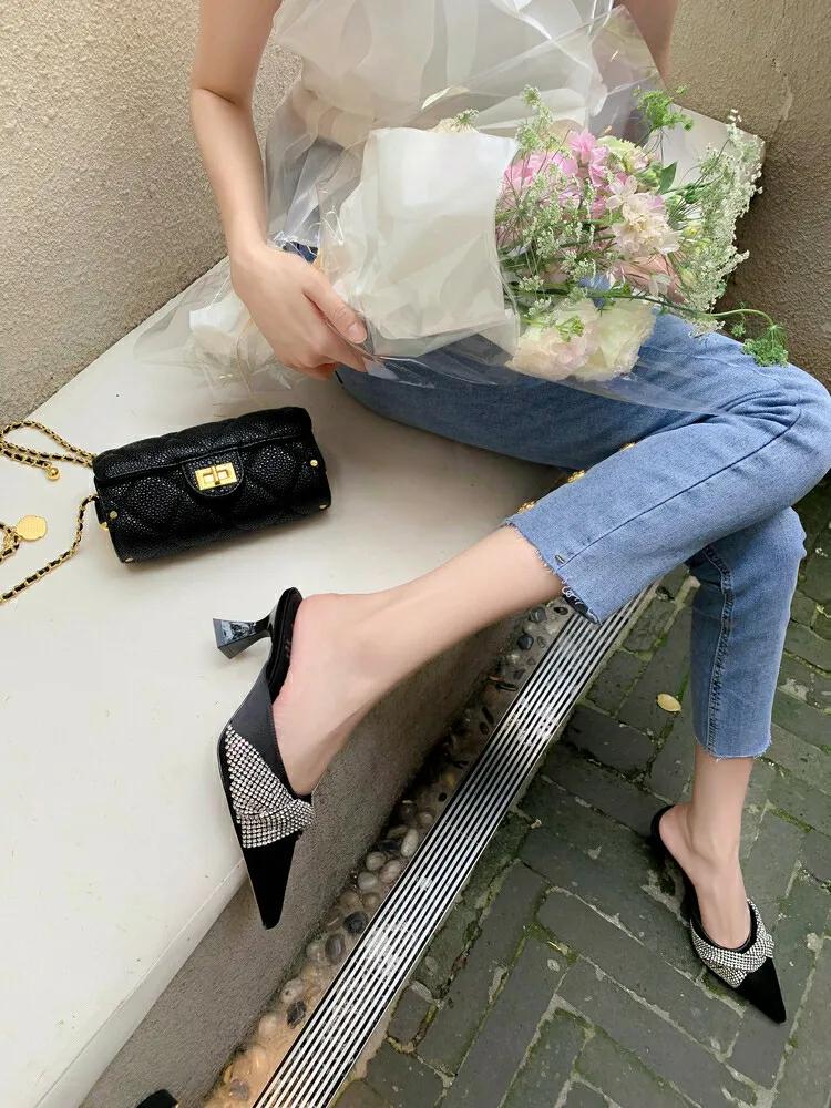 女人的脚要是有裂痕要怎么办,女人脚有裂痕