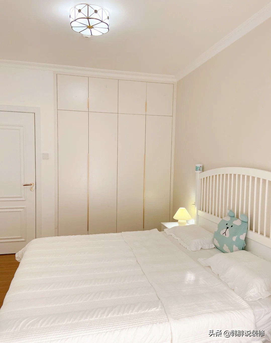 终于搬新家,客厅天花板刷什么乳胶漆好看