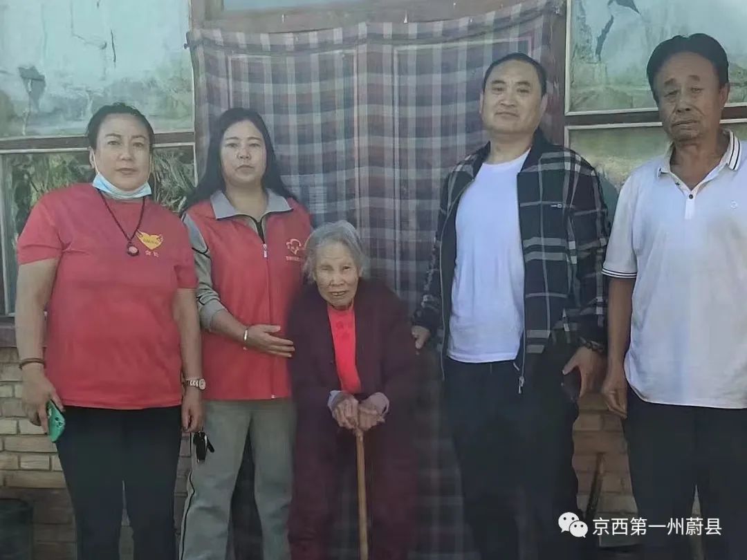 常宁乡范家堡村联合蔚县启航爱心之家为农村老人送上节日礼物