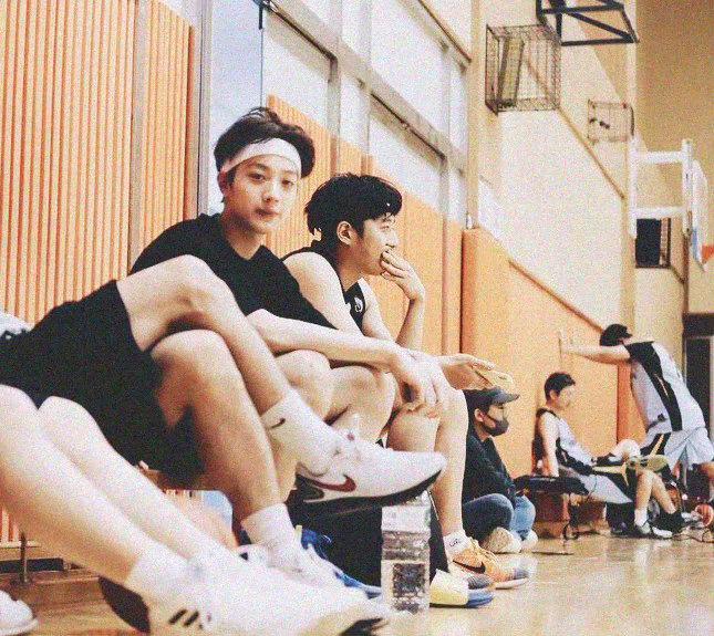 赖冠霖三格高清图片壁纸,赖冠霖高清三格壁纸