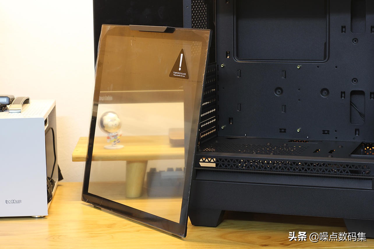 钛3080机箱,价格便宜但是散热很好的机箱