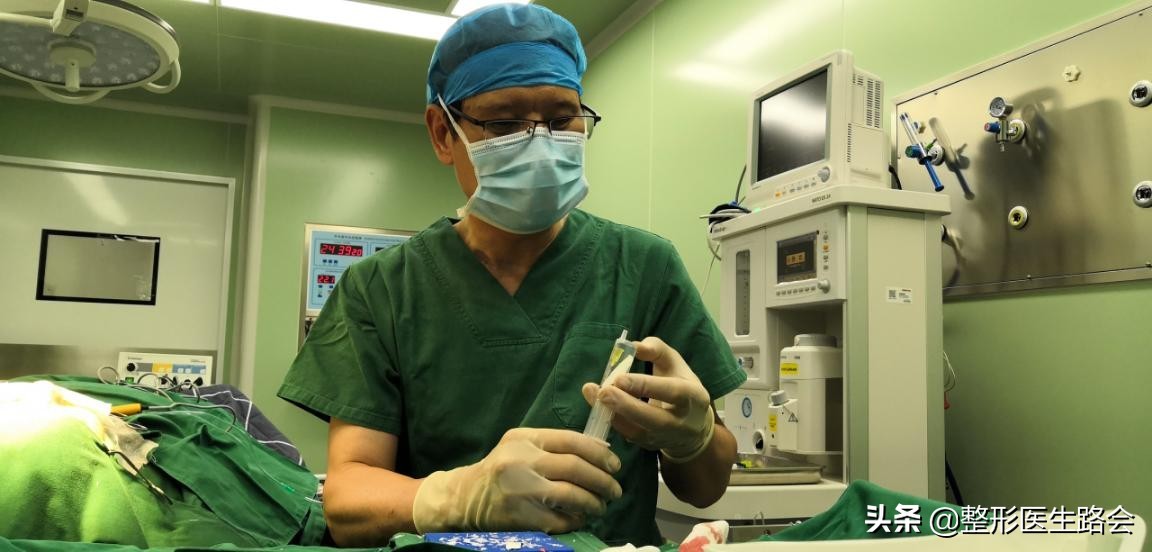 做膨体隆鼻感染了怎么办,膨体隆鼻注意事项