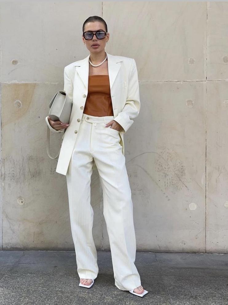 白色西装怎么穿出很飒的感觉,秋冬款米白西装怎么搭配高级感