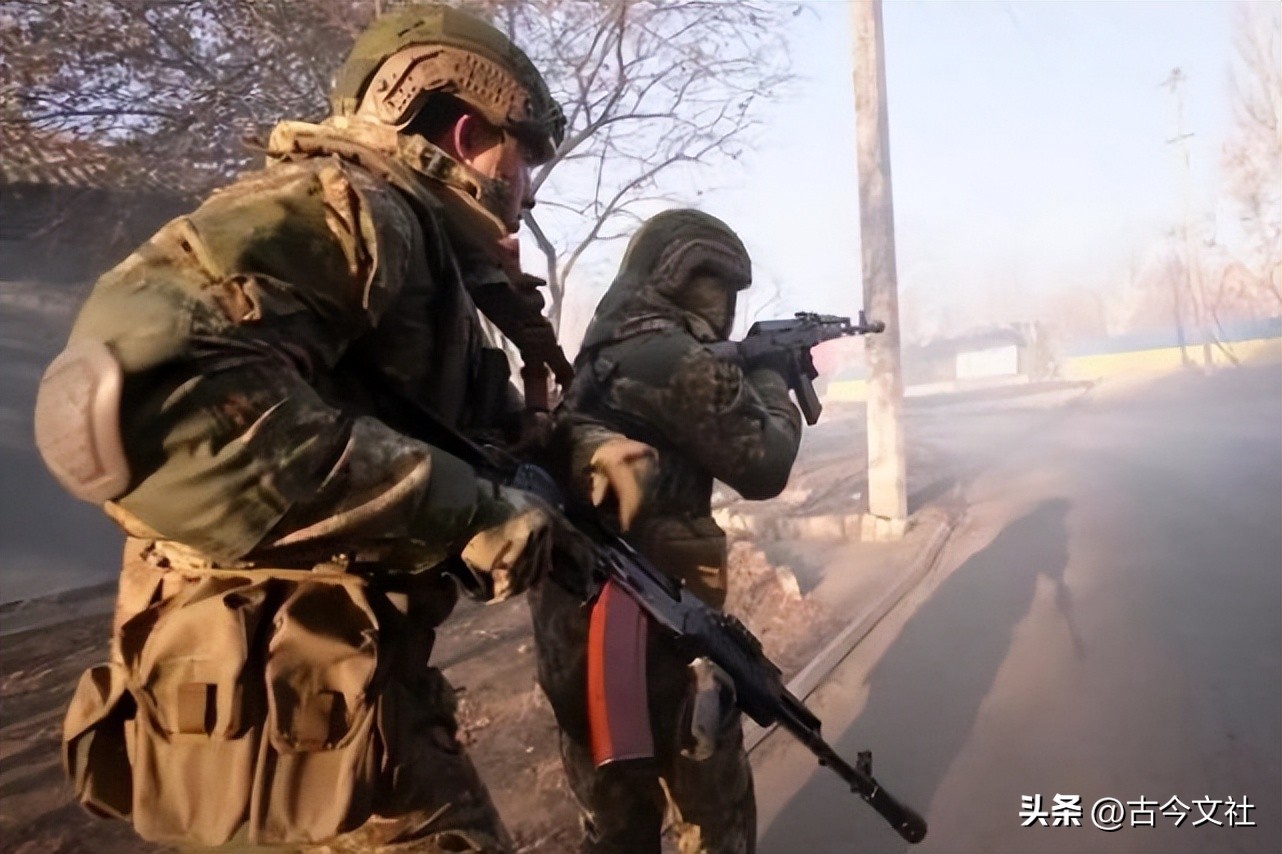 乌克兰军队高呼口号,乌克兰军队高唱国歌