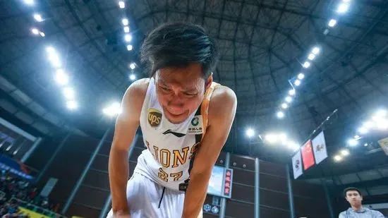 又拿下总冠军！40岁单场25分！真是中国第一摇摆人