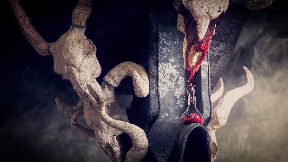 在东弗兰克王国时期,城堡守卫的地位如何演变,对后世有何影响?