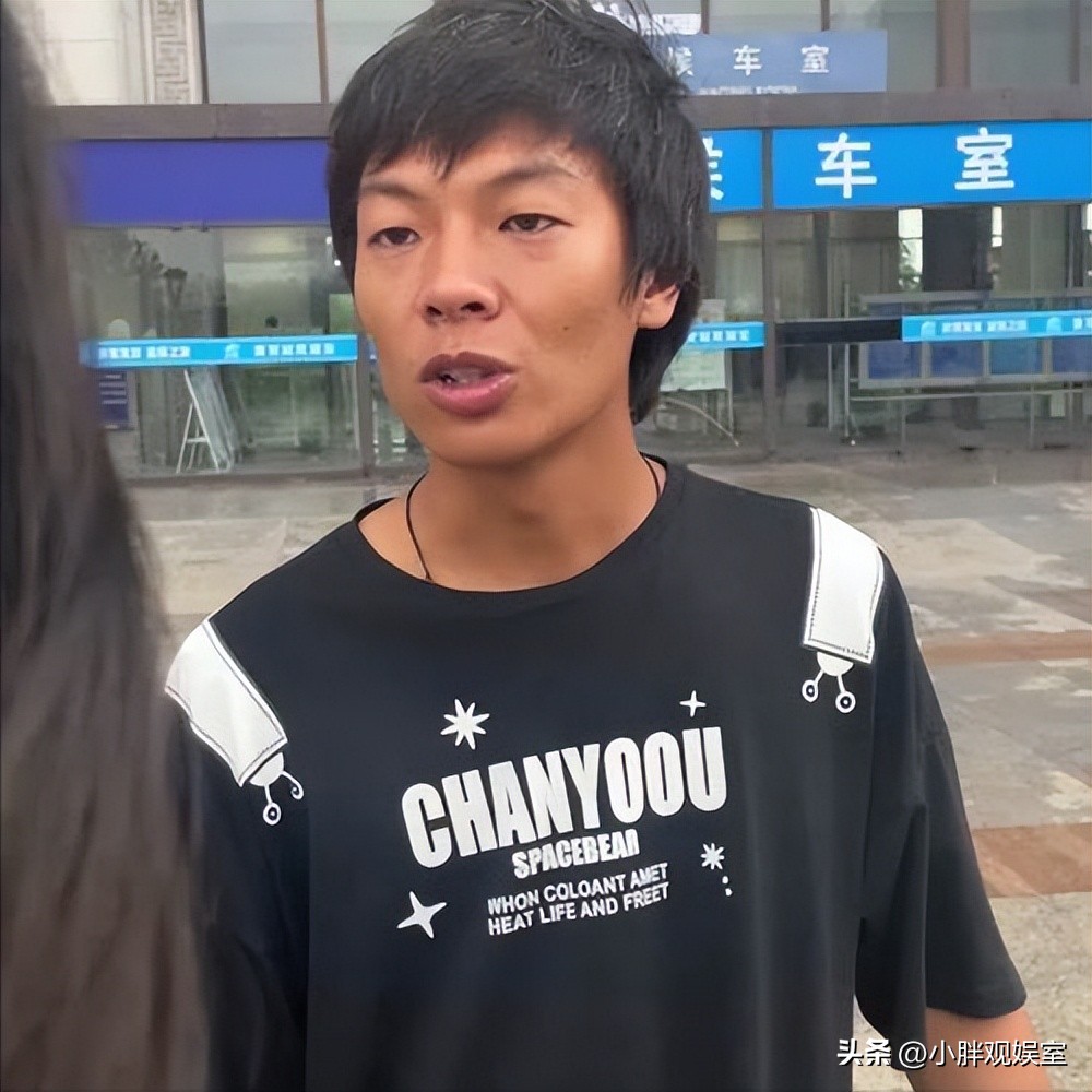 爱笑的大江是如何逆袭的,爱笑的大江真实身份